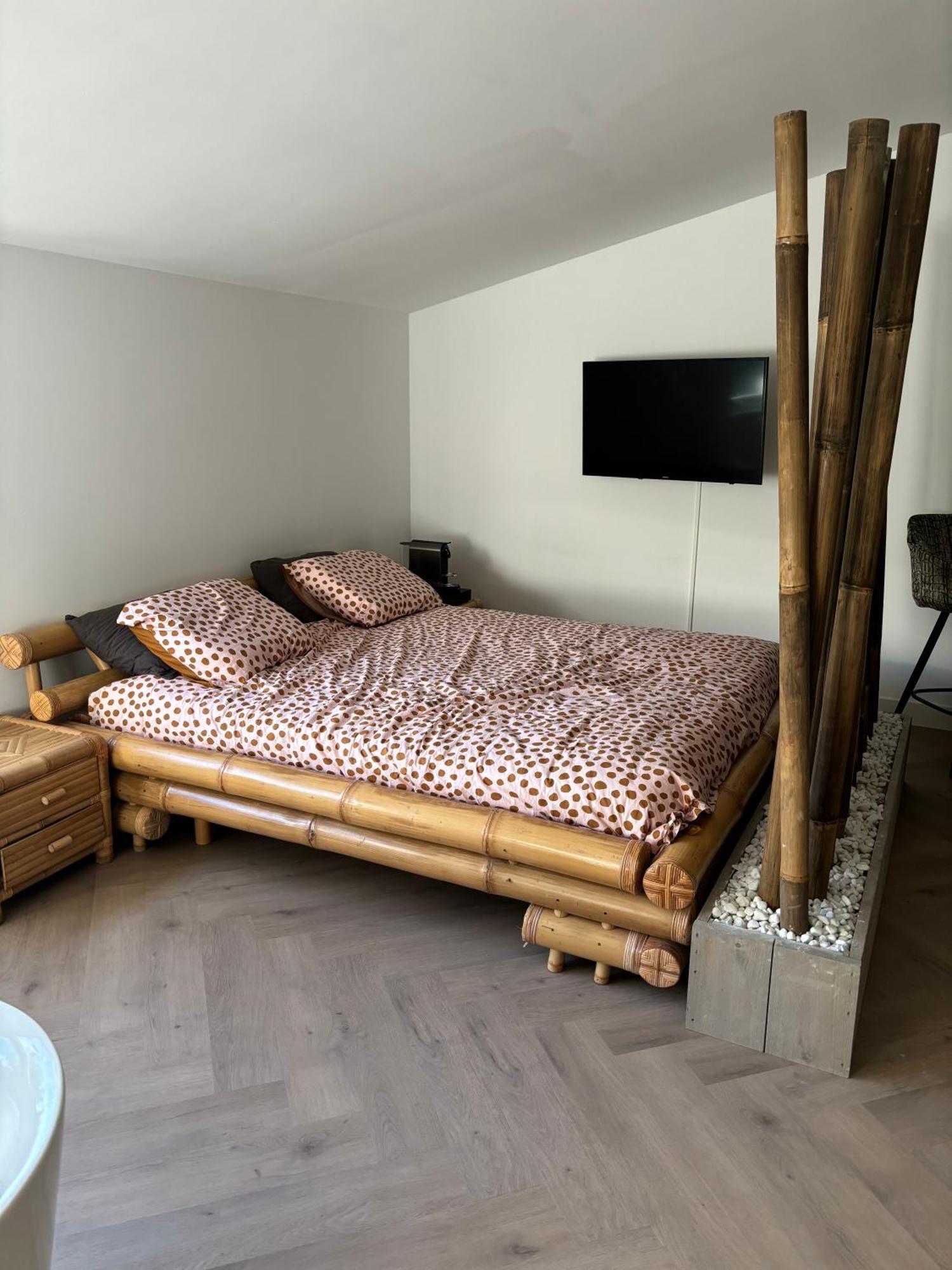 Bamboe Suite Bentveld Met Ligbad En Gratis Parkeren ภายนอก รูปภาพ